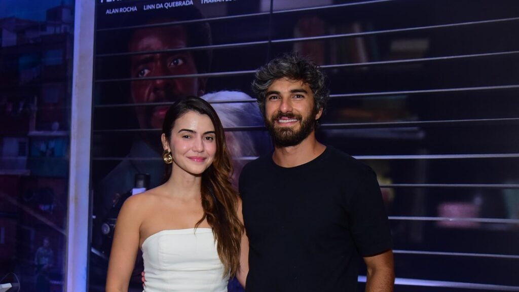 Novela Garota do Momento Agita a Web!